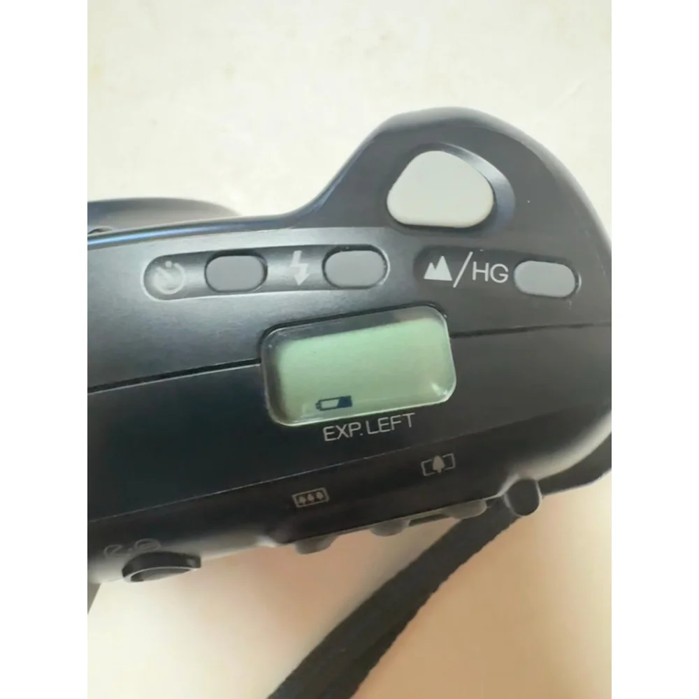 Fuji Discovery 1000 Zoom Film Camera Black 35mm with case